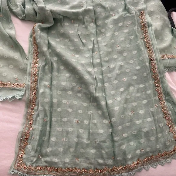 Agha Noor small embroidered Kurta - Picture 6 of 6